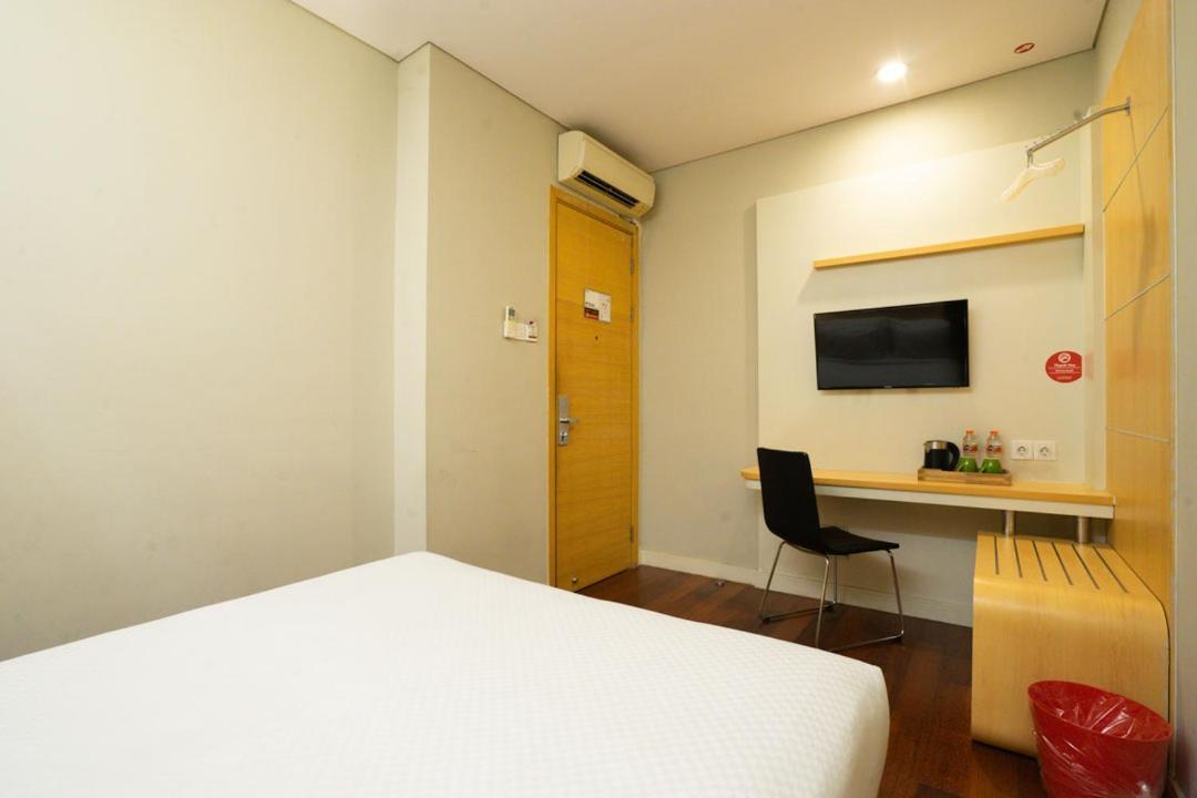 Life Hotel Stasiun Kota Surabaja Zewnętrze zdjęcie