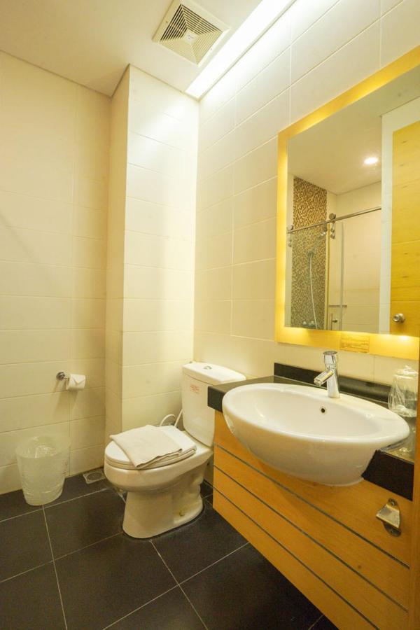 Life Hotel Stasiun Kota Surabaja Zewnętrze zdjęcie