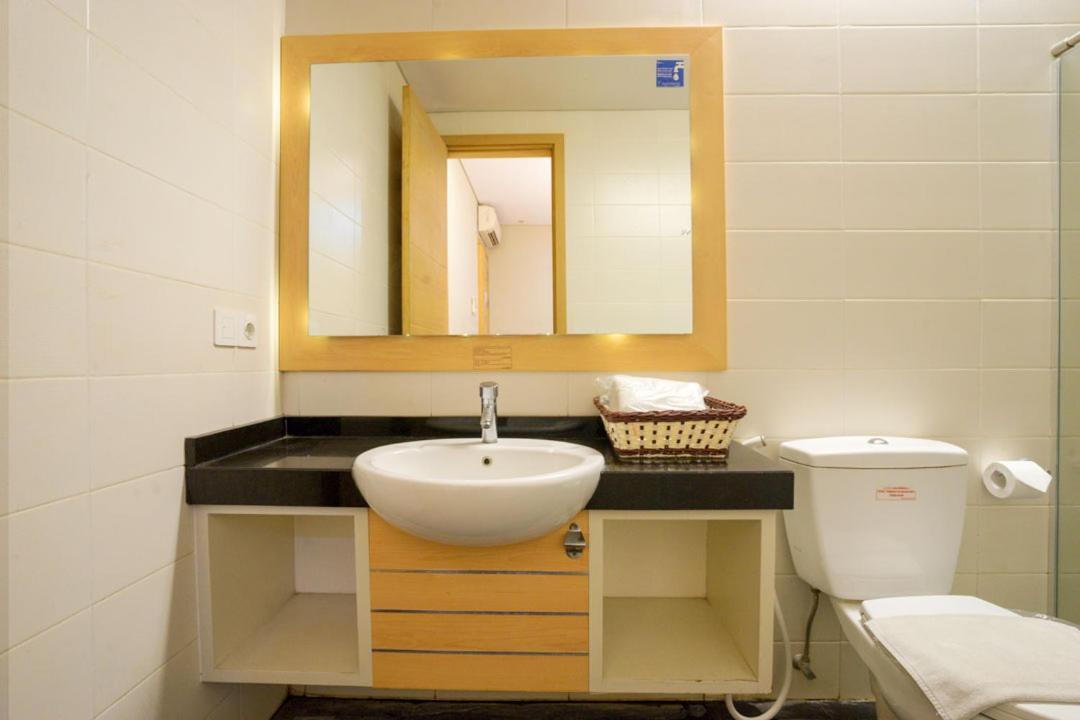 Life Hotel Stasiun Kota Surabaja Zewnętrze zdjęcie